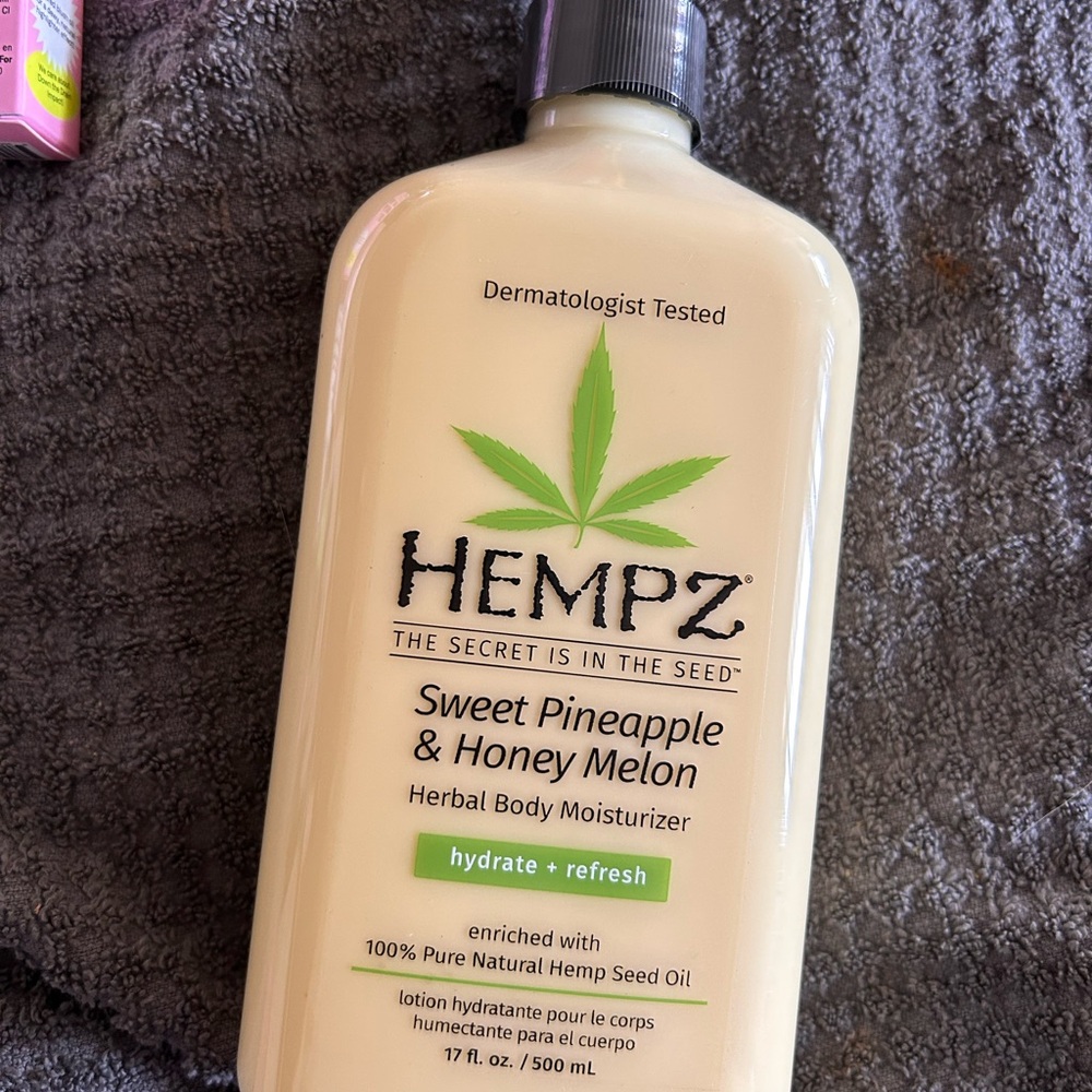Hempz Cream Moisturizer & Body Oil Bath & Body